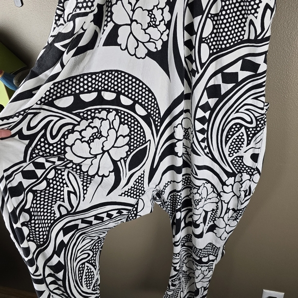 Free People Movement RARE Limited Edition Printed Hot Shot Onsie Medium - Picture 13 of 16